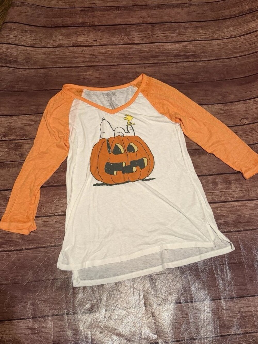 Women’s Peanuts Snoopy Jack-O-Lantern Raglan Shirt Medium Halloween Sheer